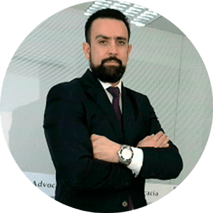 Dr. Leandro de Araujo, advogado e fundador da L. Araujo Advocacia